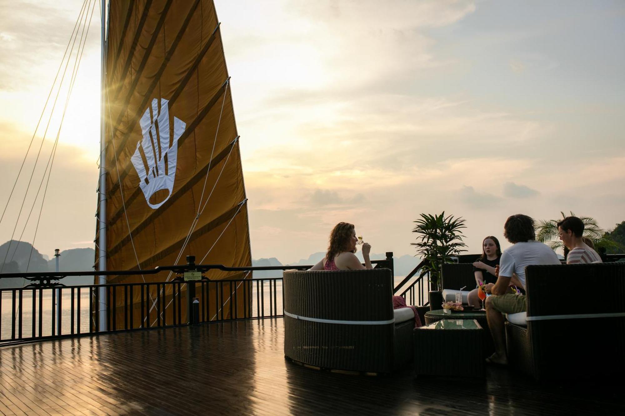 Genesis Luxury Regal Cruises Otel Ha Long Dış mekan fotoğraf